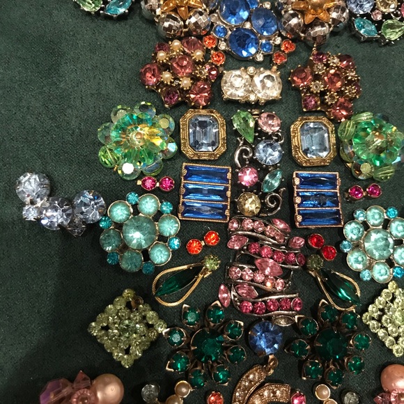 Vintage Brooch Christmas Tree - Picture 6 of 15